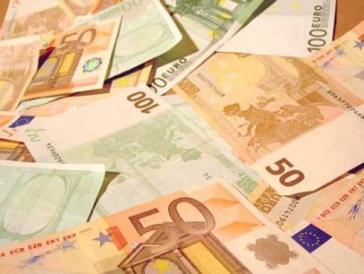 Cursul euro a coborât sub 4,49 lei, minimul ultimelor 41 de zile